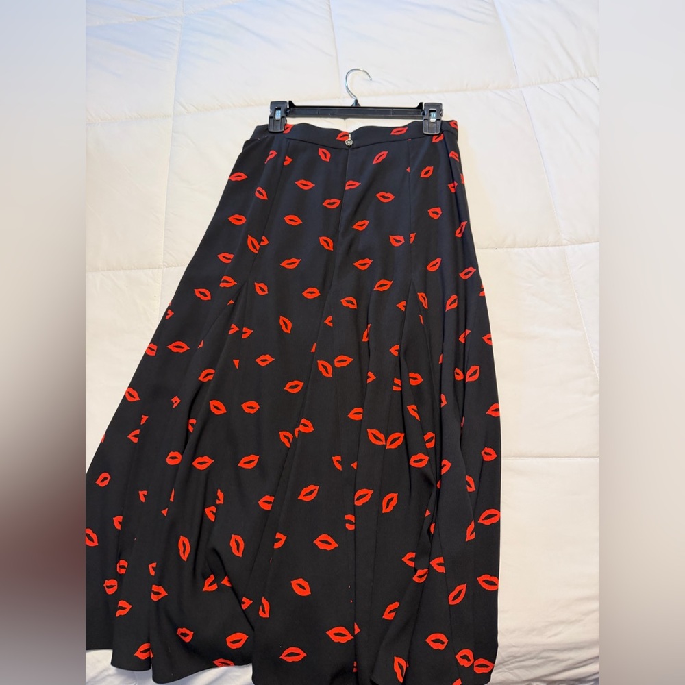Kate Spade Black Skirt with Red Lip Pattern - Picture 3 of 5